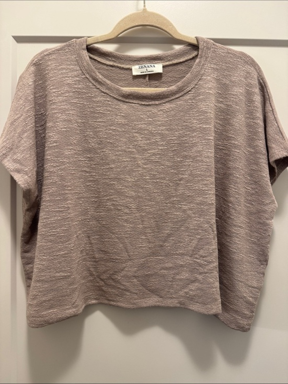 🆕 Zenana Outfitters Taupe Short Sleeve Textured Crop Top. L. NWOT!🔥 - Picture 1 of 3